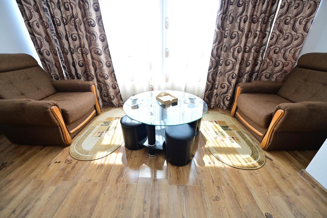 Vacation Apartment With Free Parking Sibiu Exterior foto